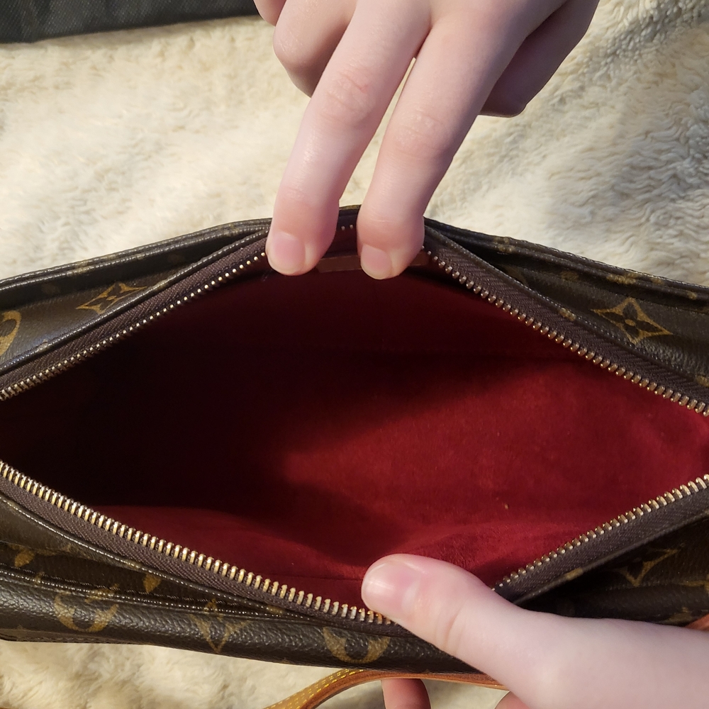 Louis Vuitton Brown Monogram Shoulder Bag - Picture 7 of 8